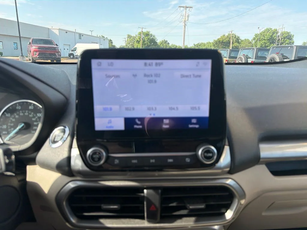 Used 2020 White Ford SE image 19