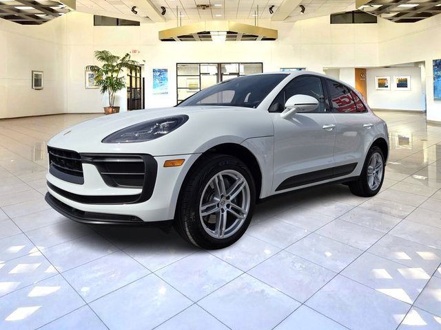 2022 Porsche Macan Base