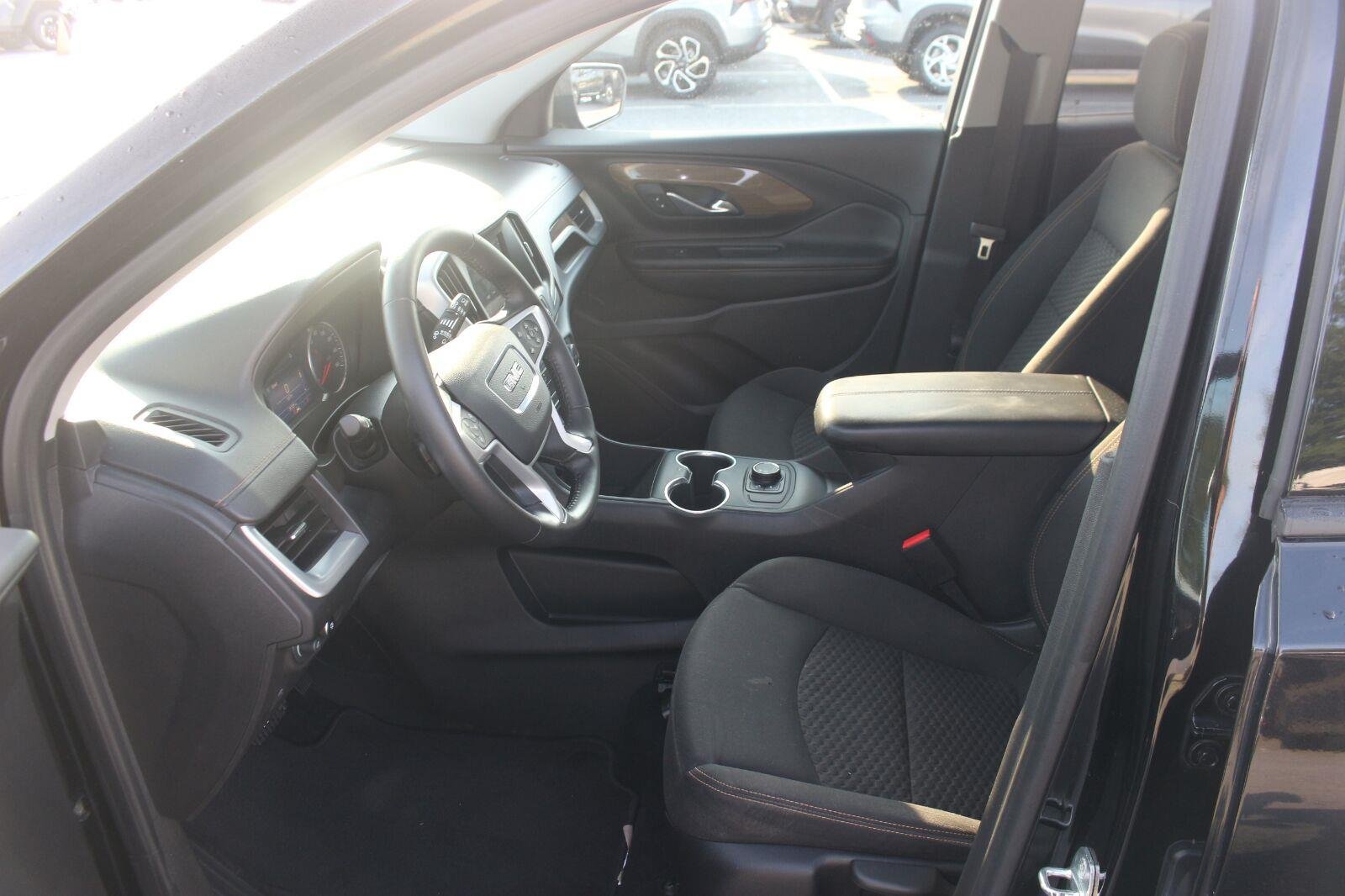 Used 2020 EBONY TWILIGHT METALLIC GMC SLE image 15