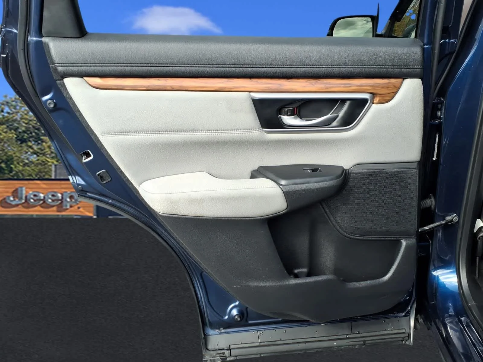 Used 2019 Obsidian Blue Pearl Honda EX image 28