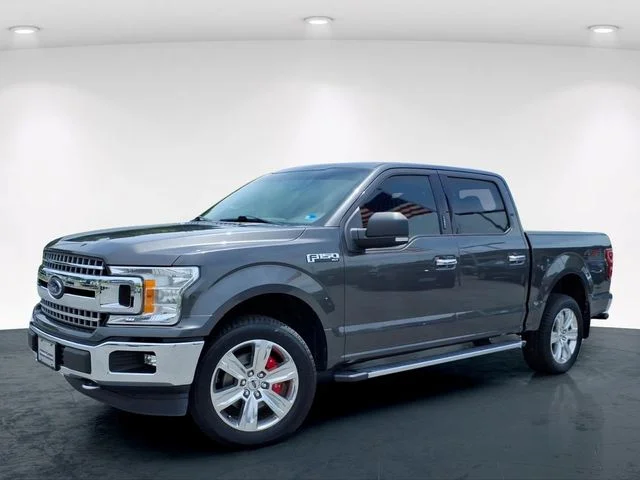 Used 2018 Gray Ford XLT image 2