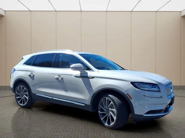 Used 2023 White Lincoln Reserve image 4