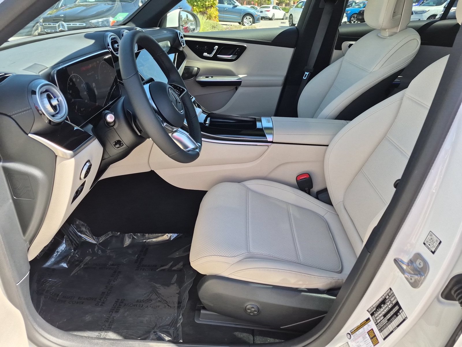 New 2027 Polar White Mercedes-Benz GLC 350e image 4