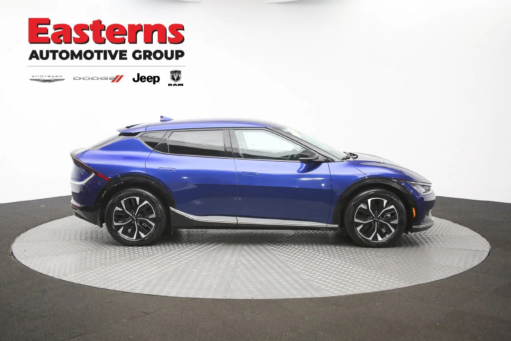 Used 2024 Blue Kia Wind image 39