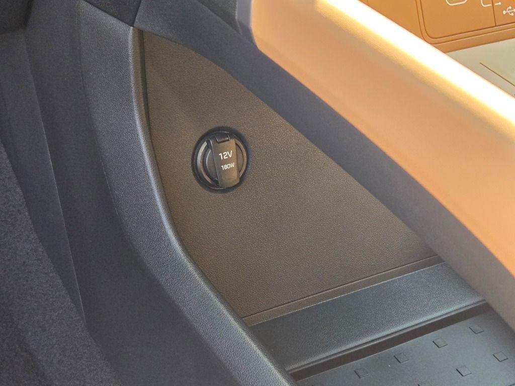 New 2027 Phantom Black Hyundai Limited image 28