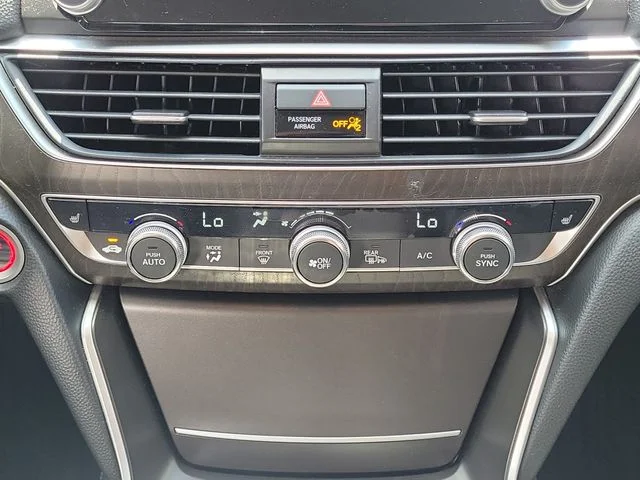 Used 2022 Silver Honda EX-L image 19