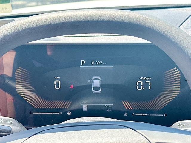 New 2026 Snow White Pearl Kia LX image 12