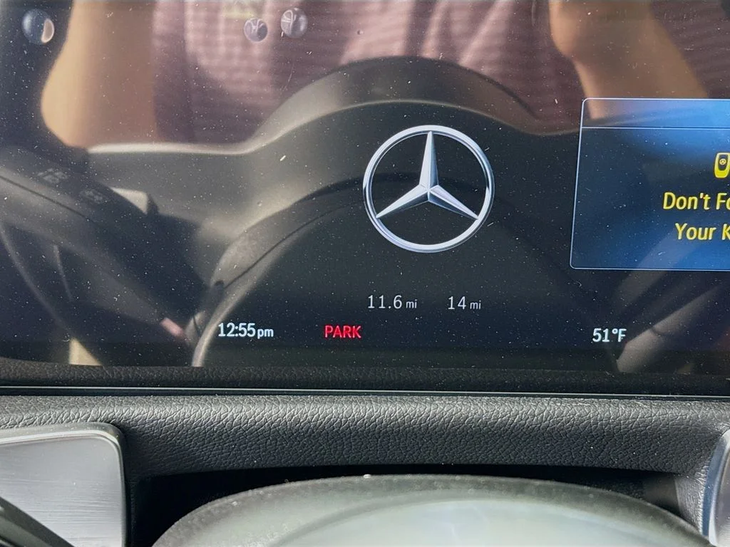 Certified Used 2025 Polar White Mercedes-Benz GLB 250 image 12