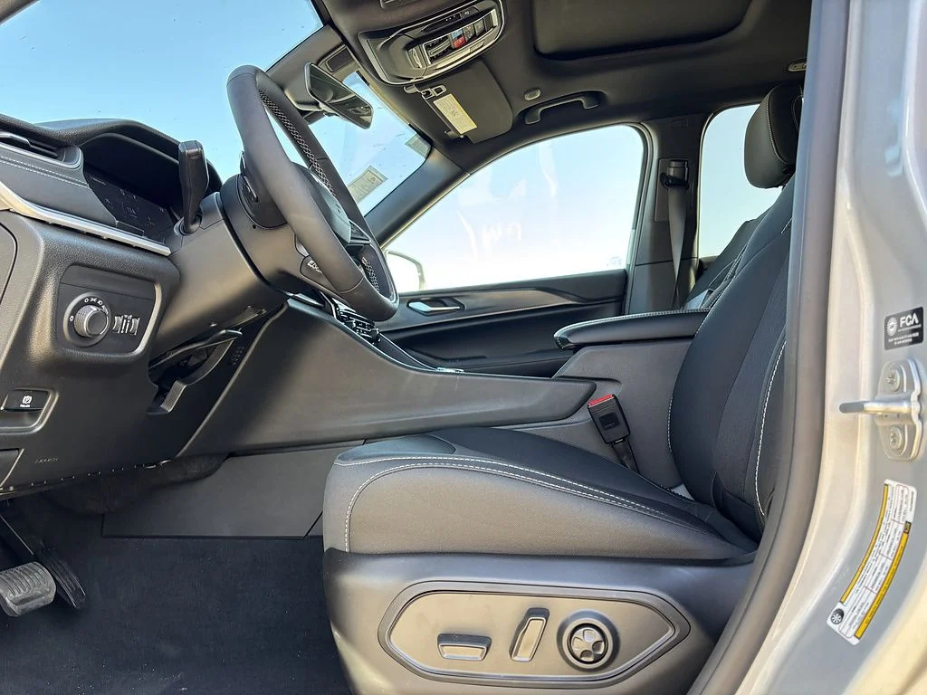 New 2026 Silver Jeep Laredo X image 9