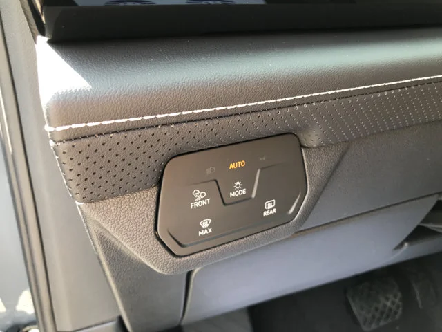 New 2026 Pure Gray Volkswagen 2.0T SE w/Technology image 16