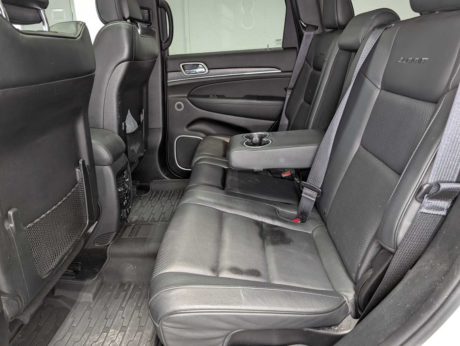 Used 2018 Ivory Tri-Coat Pearl Jeep Summit image 22