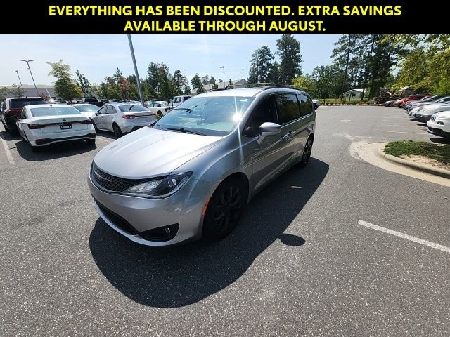 Used 2020 Silver Chrysler Touring L image 5