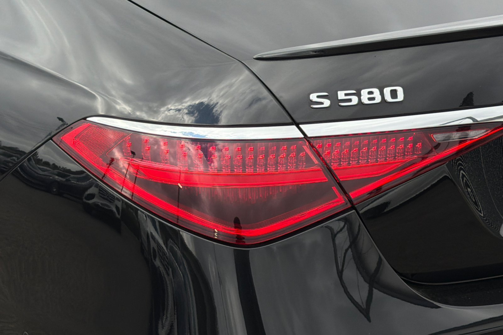 Used 2023 Black Mercedes-Benz S 580 image 16