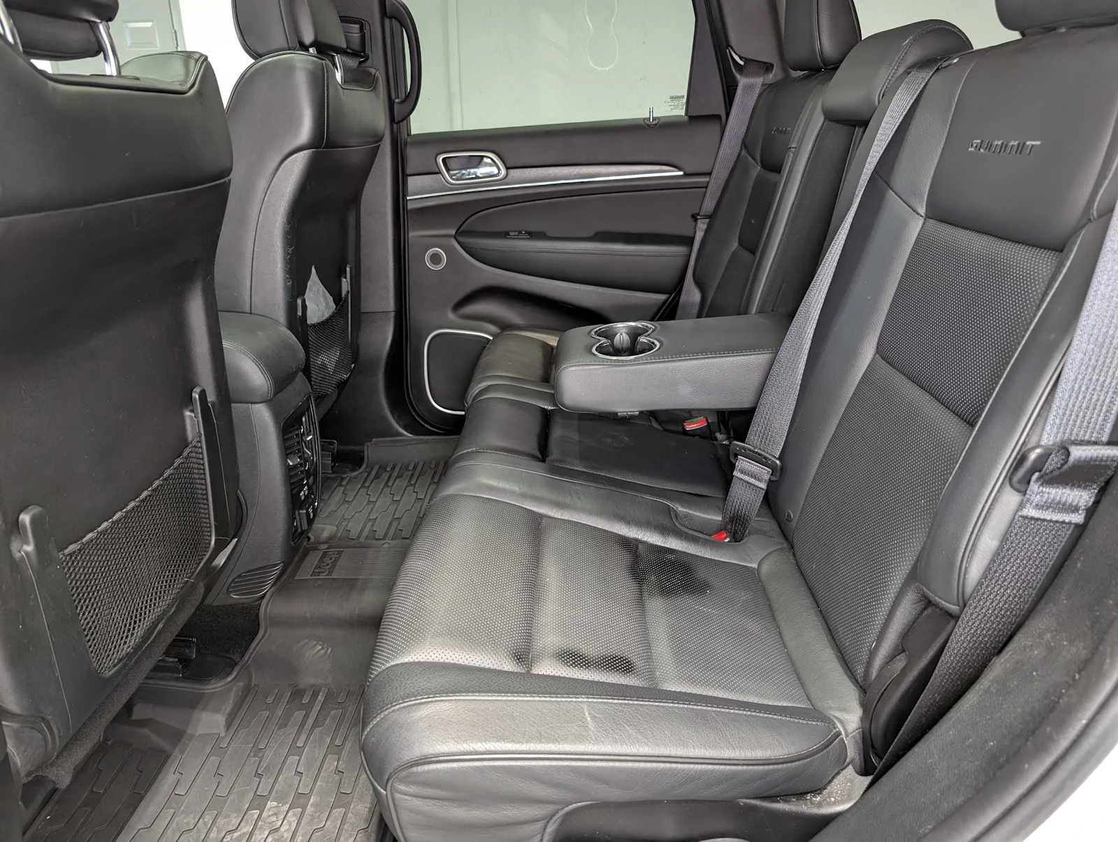 Used 2018 Ivory Tri-Coat Pearl Jeep Summit image 22