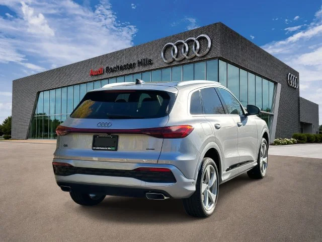 Used 2025 Florett Silver Audi Premium Plus image 5