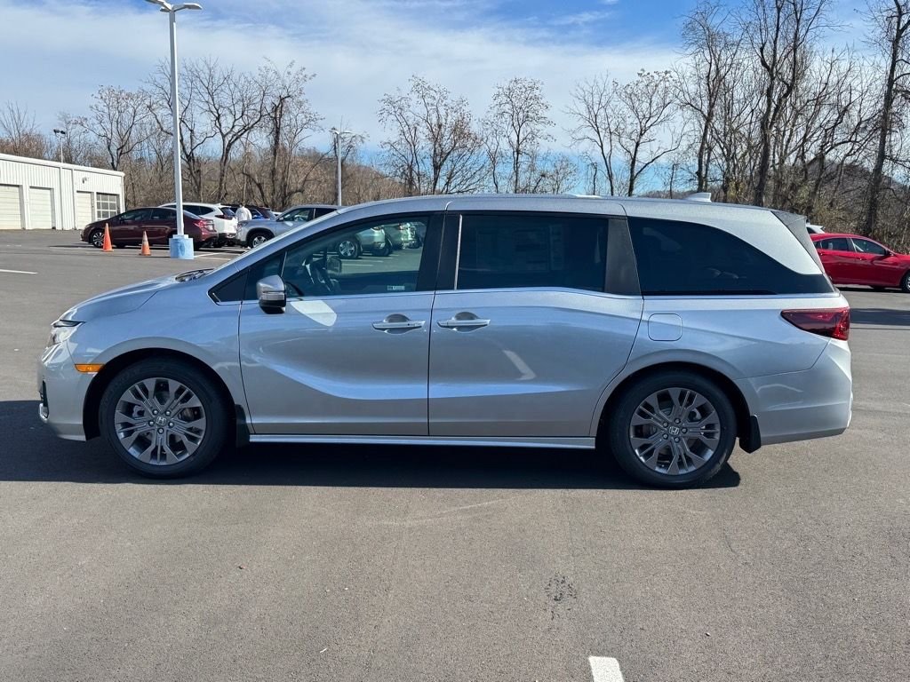 New 2026 Solar Silver Metallic Honda Touring image 2