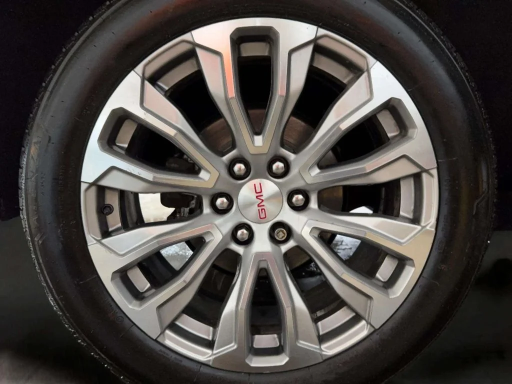 Used 2022 Black GMC Denali image 31