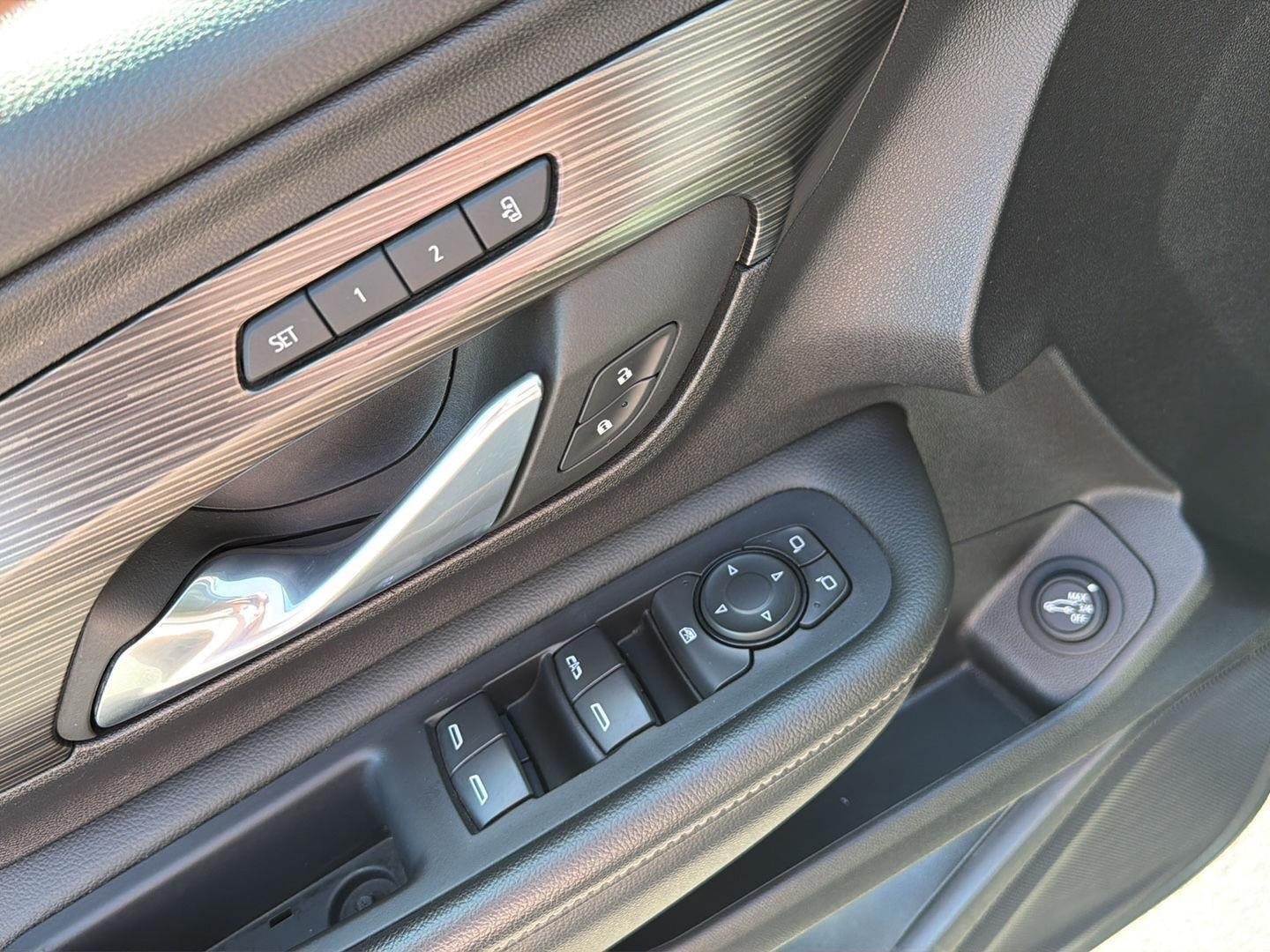 Used 2024 Sterling Metallic GMC SLT image 32