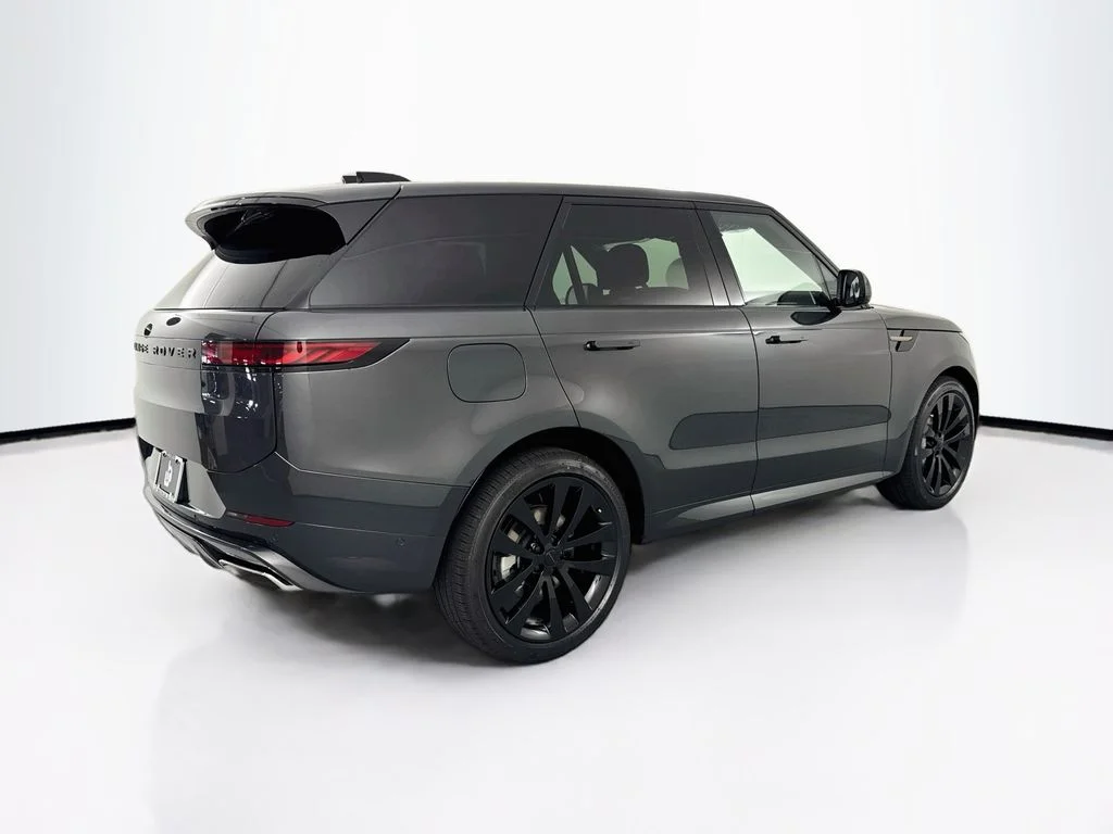New 2026 Carpathian Grey Land Rover Dynamic SE image 5