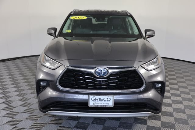 Used 2021 Gray Toyota Platinum image 3