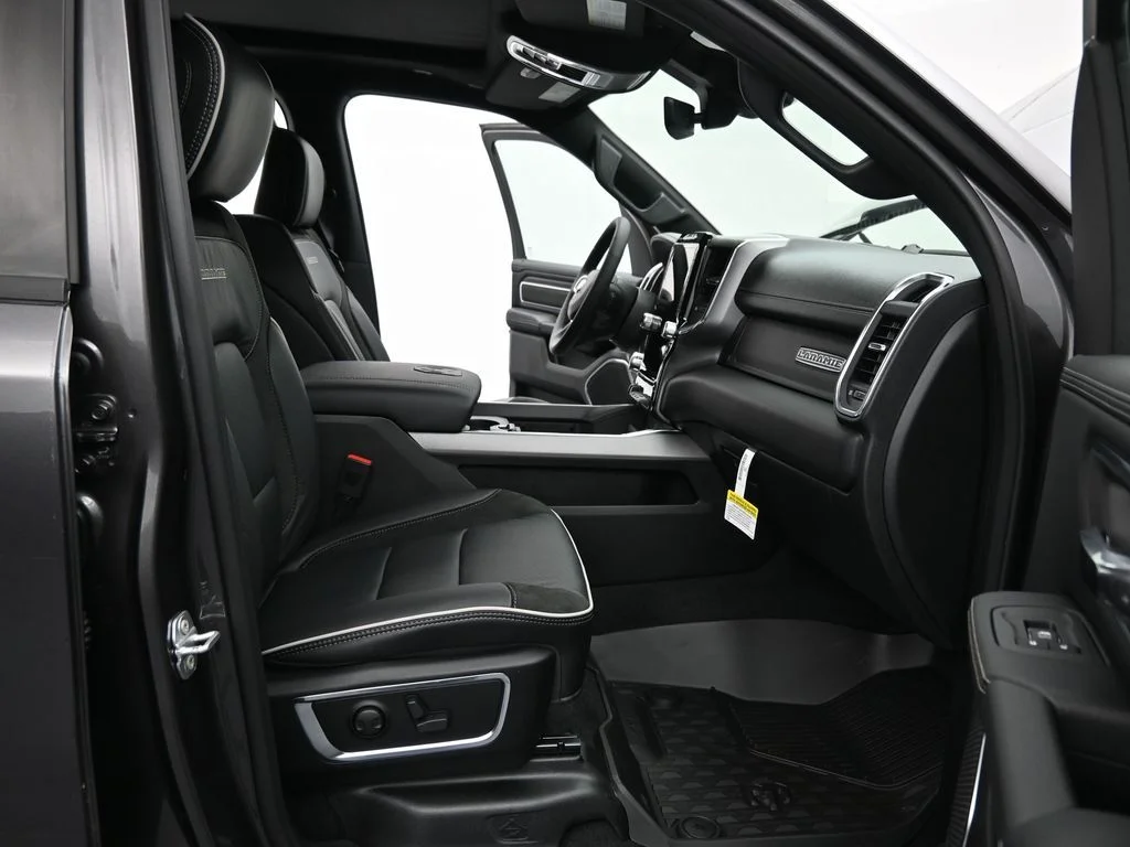 New 2026 Granite Crystal Metallic Clear-Coat Exterior Paint RAM Laramie image 13