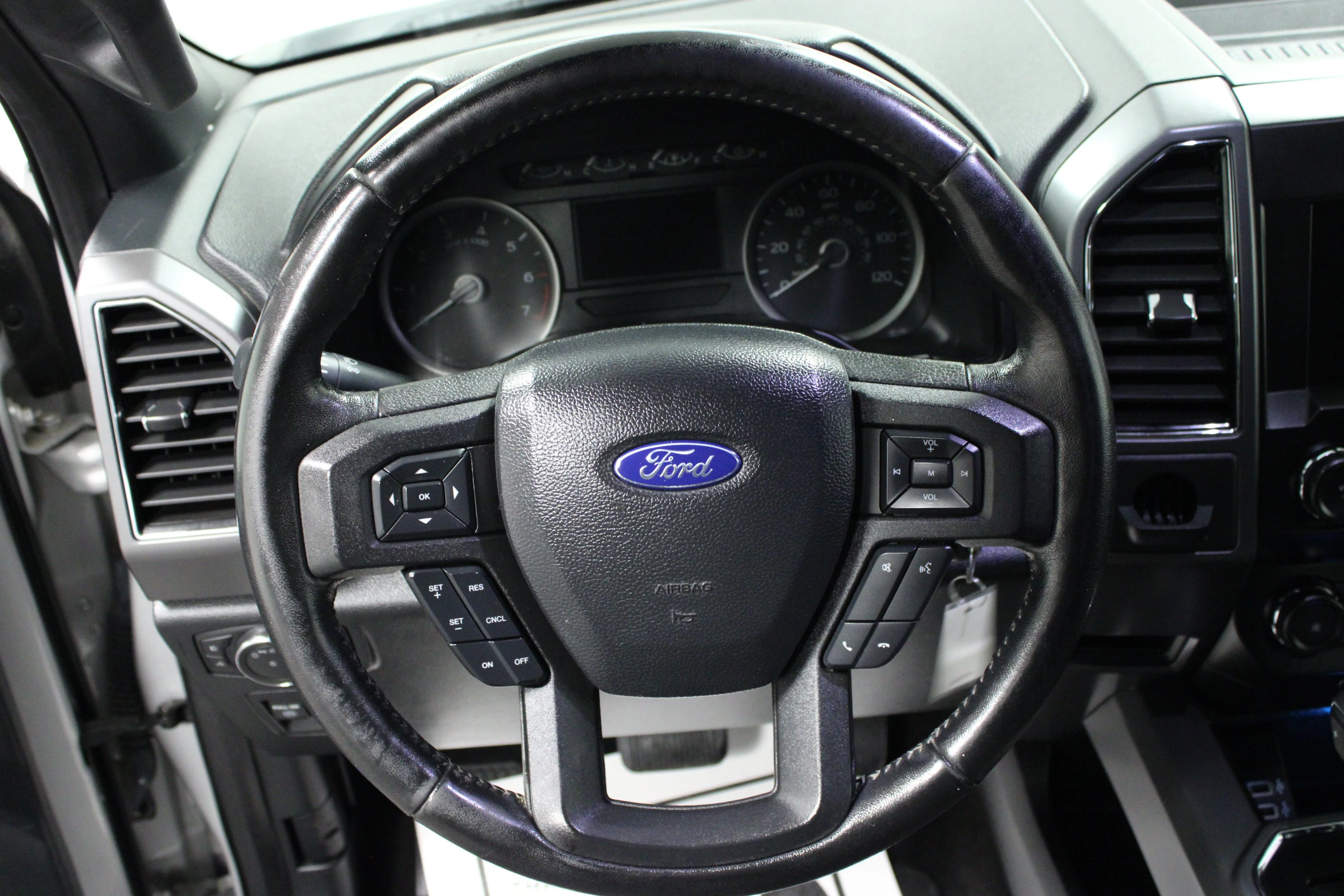 Used 2019 Ingot Silver Metallic Ford XLT image 17