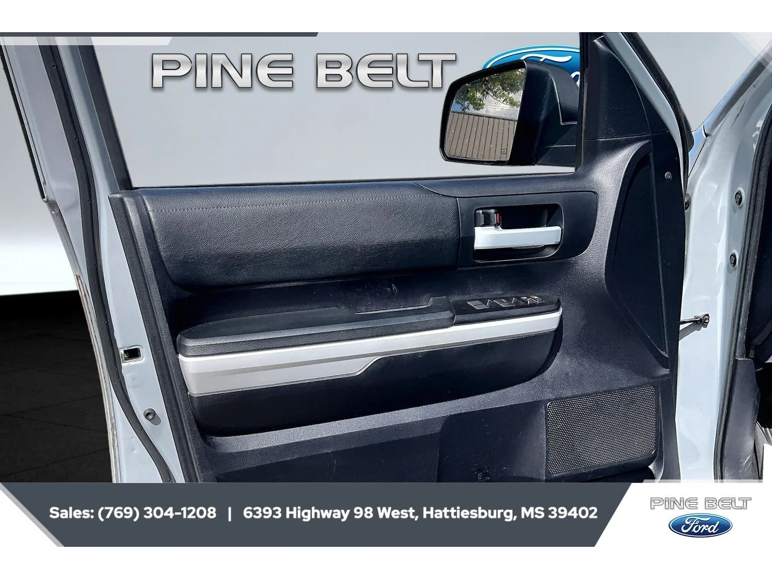 Used 2020 Cement Toyota SR5 image 18