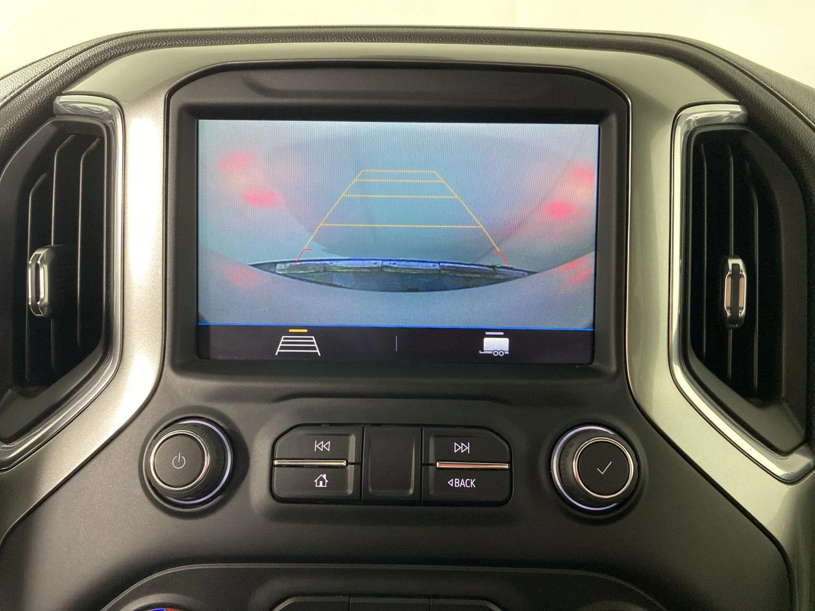 Used 2021 Silver Ice Metallic Chevrolet LT image 16