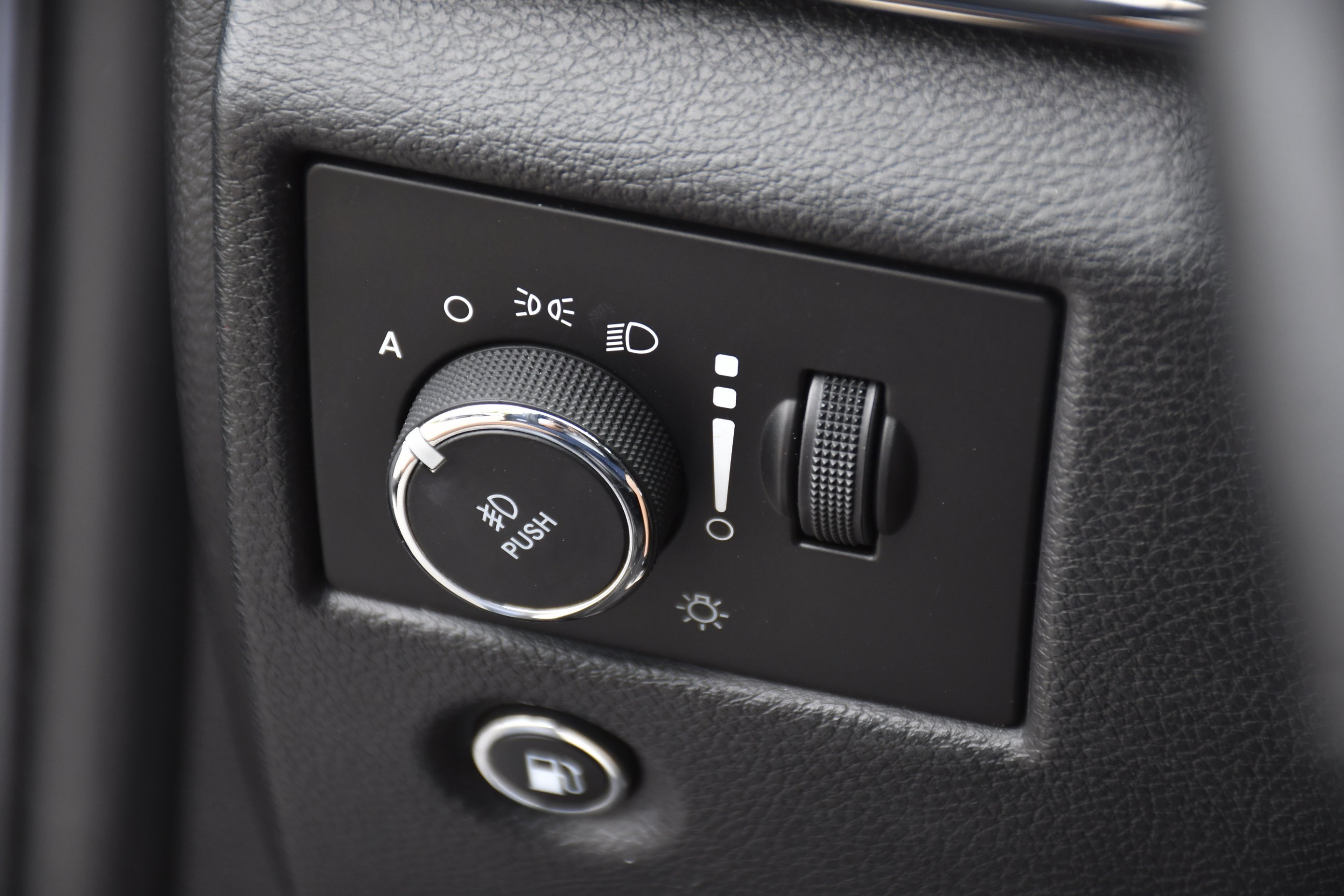 Used 2020 Slate Blue Pearlcoat Jeep Limited X image 19