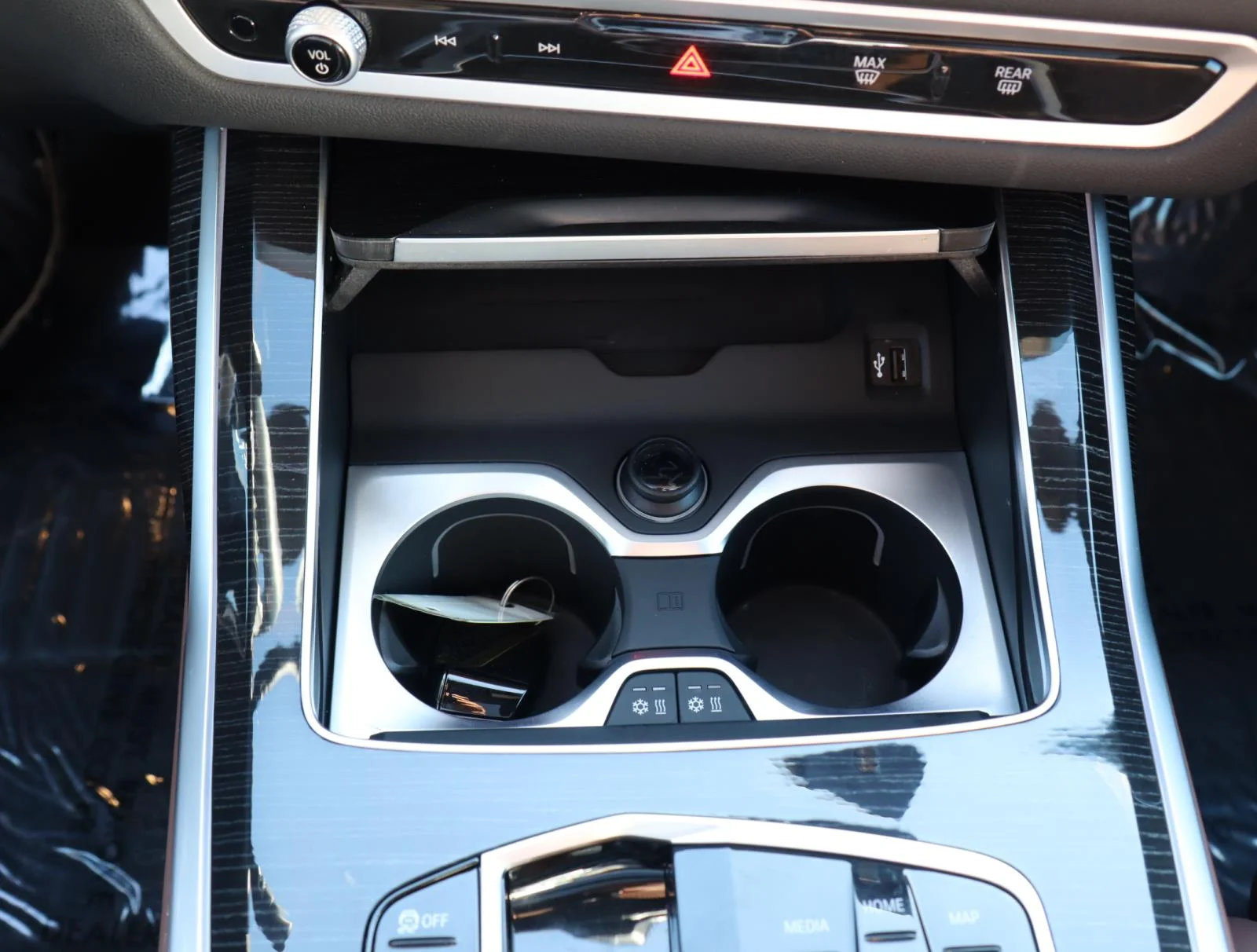 2025 BMW X7 M60i - Photo 28