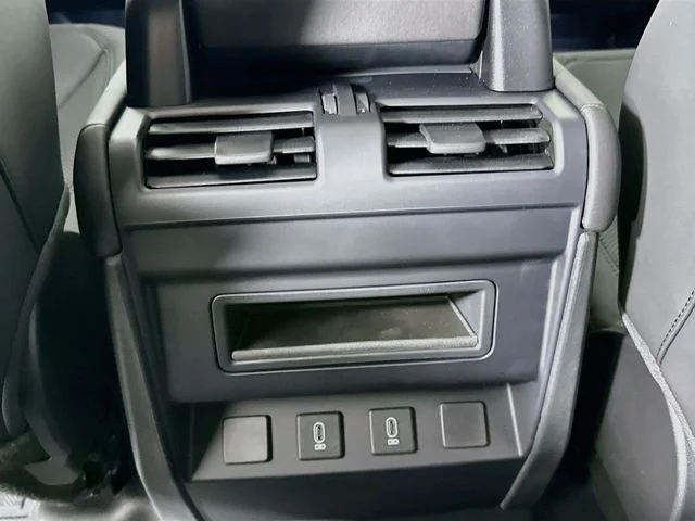 New 2026 Fuji White Land Rover S image 27