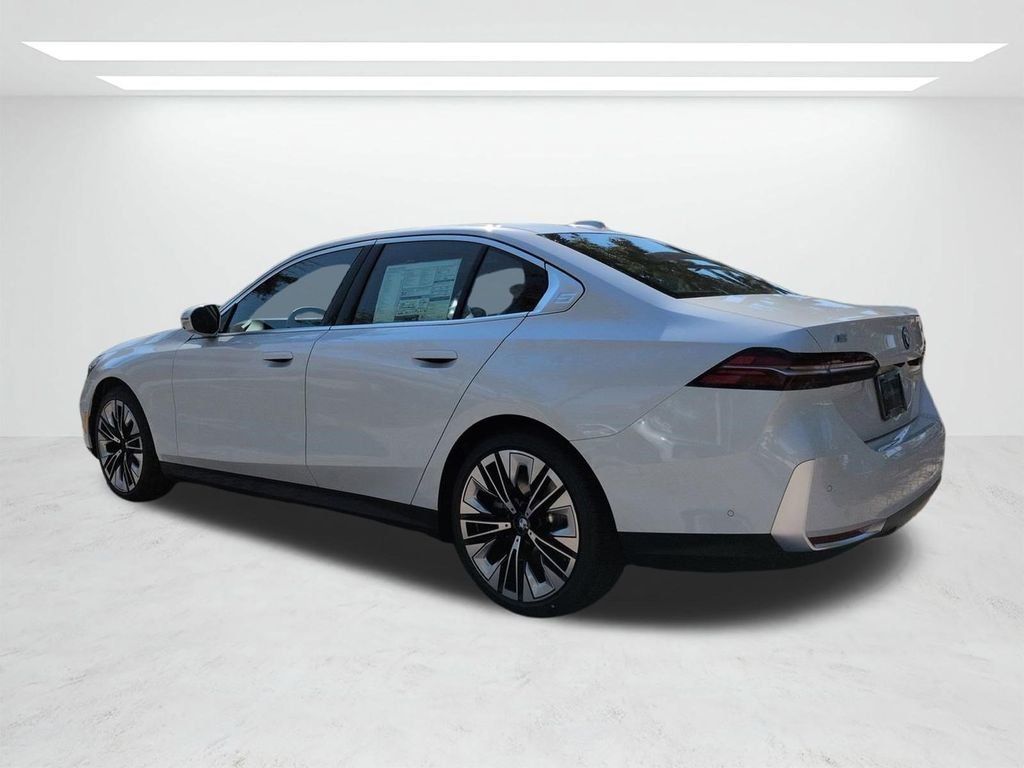 New 2026 White Metallic BMW eDrive40 image 6