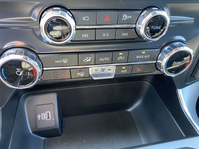 New 2026 Carbonized Gray Metallic Ford XLT image 17