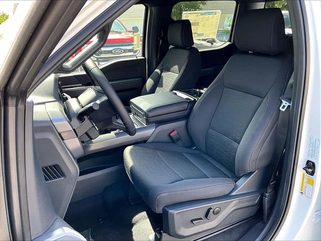 New 2026 Oxford White Ford XLT image 10
