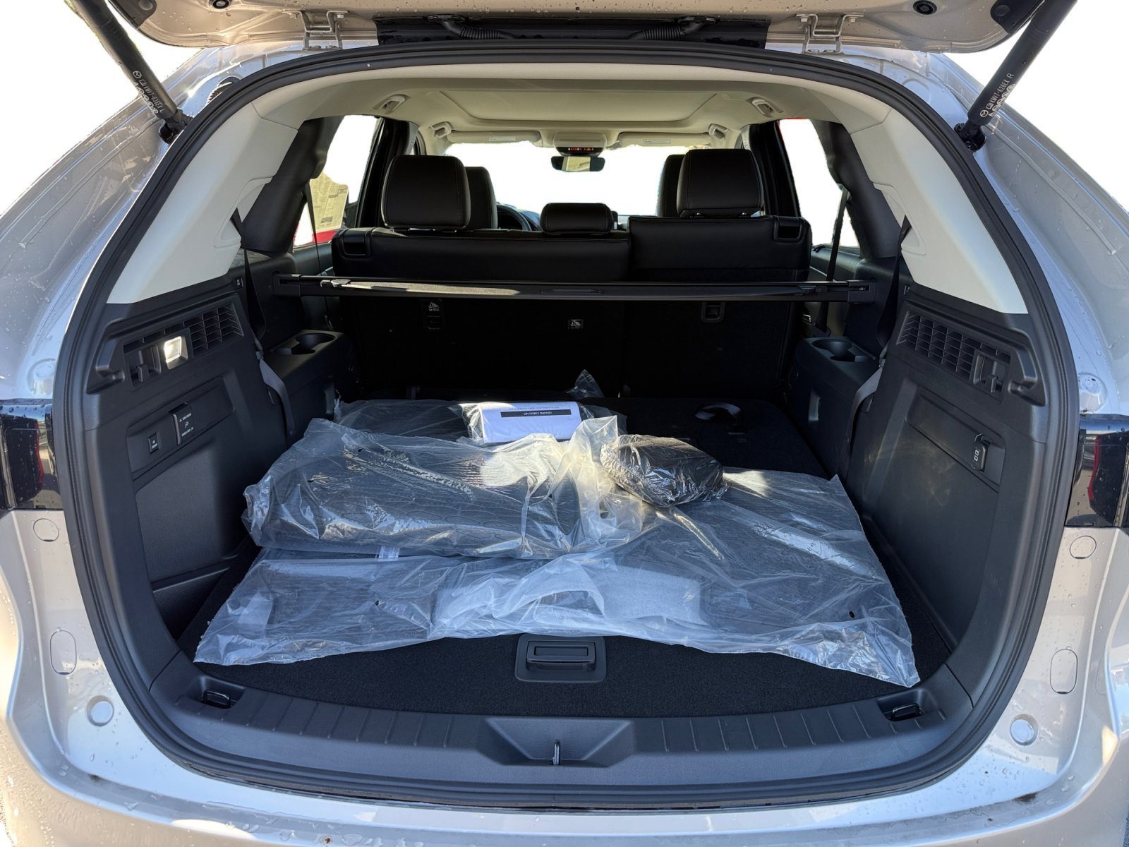 2026 Mazda CX-90 Premium Package - Photo 17