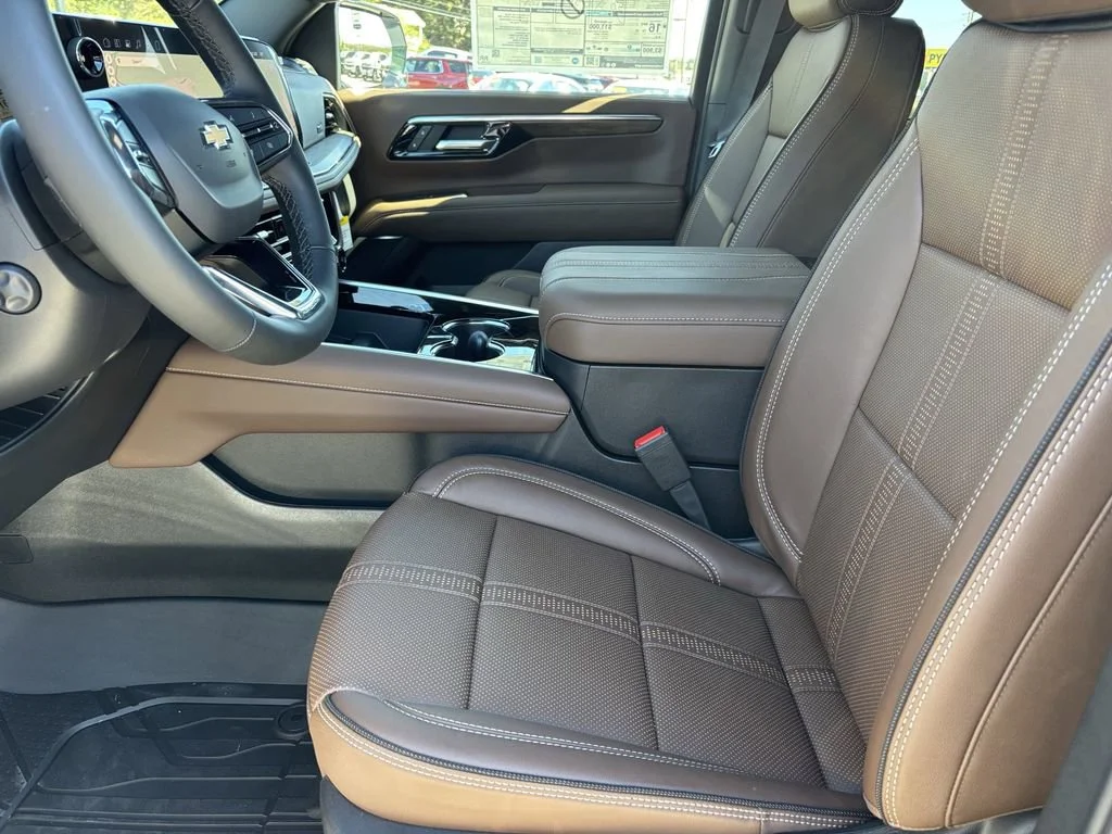 2026 Chevrolet Suburban High Country - Photo 12