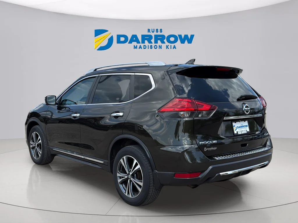 Used 2017 Midnight Jade Nissan SL image 3