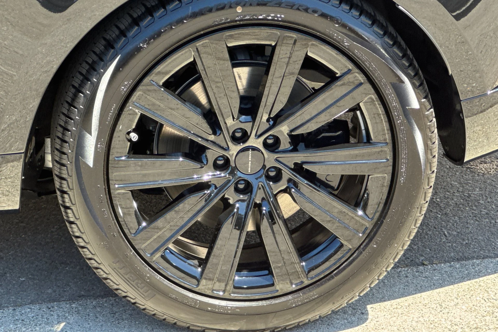 New 2026 Santorini Black Land Rover SE image 11