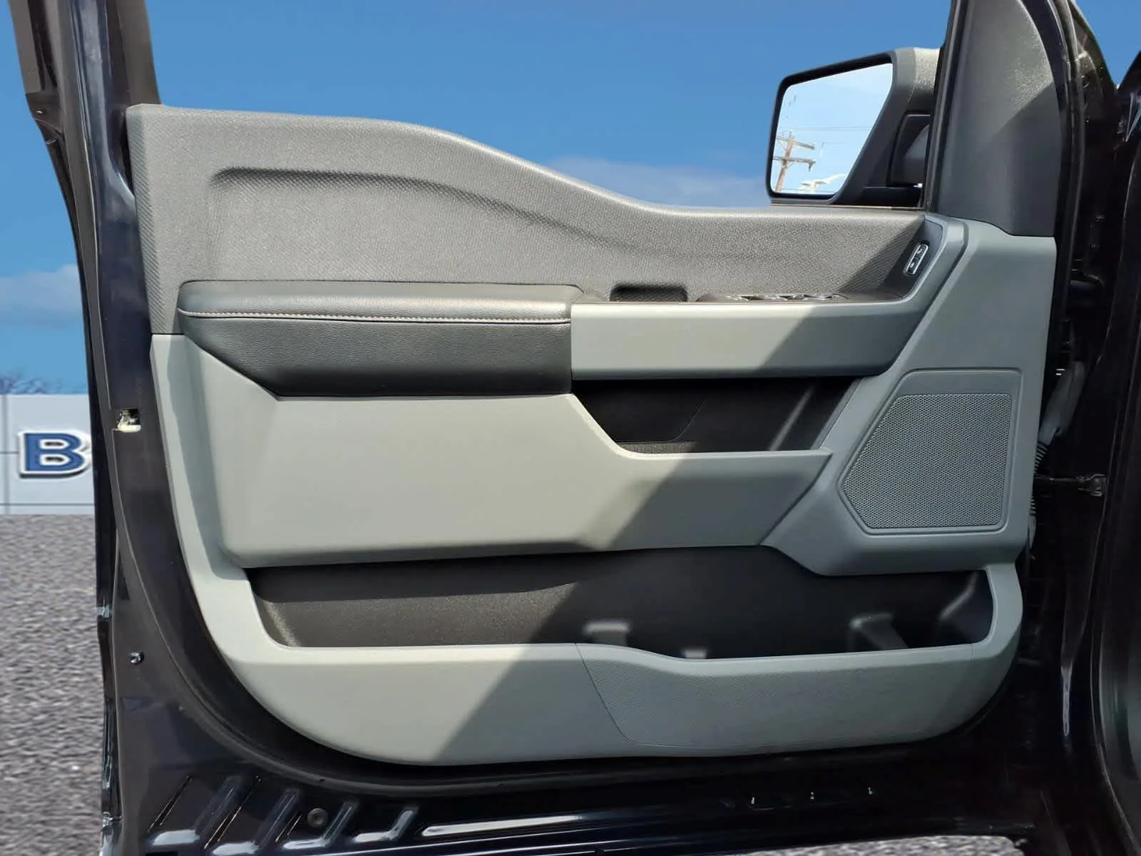 Used 2023 Antimatter Blue Ford XLT image 11