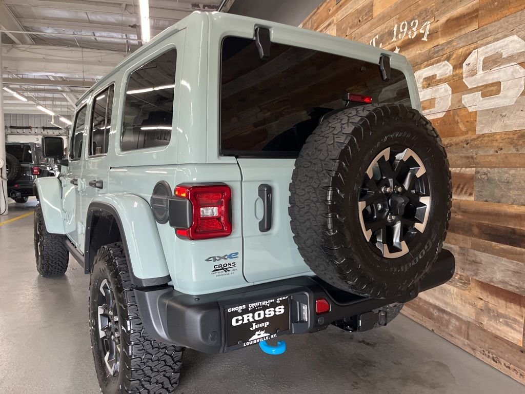 Used 2024 Earl Clearcoat Jeep Rubicon 4xe image 23