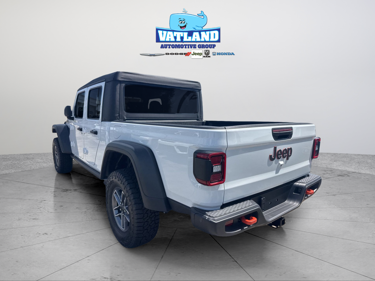 New 2026 Bright White Clear-Coat Exterior Paint Jeep Mojave image 36