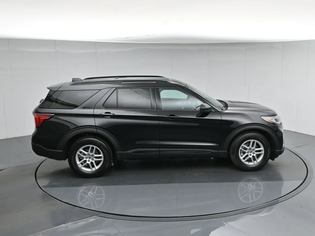 New 2026 Agate Black Metallic Ford Active image 39