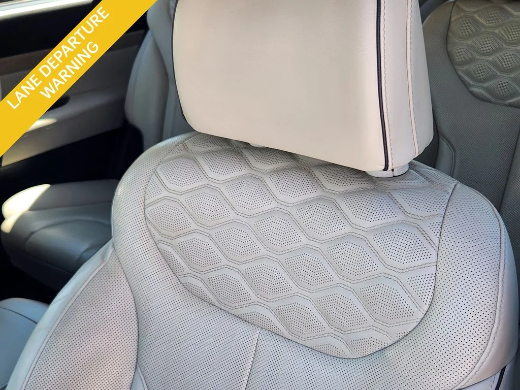 Used 2021 White Hyundai Limited image 9