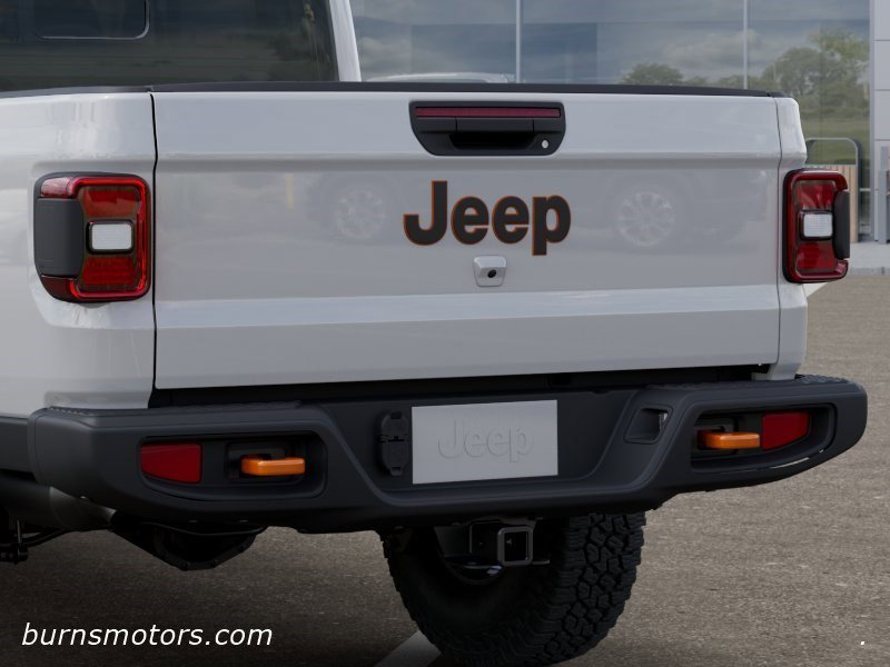 New 2026 Bright White Clear-Coat Exterior Paint Jeep Mojave image 13