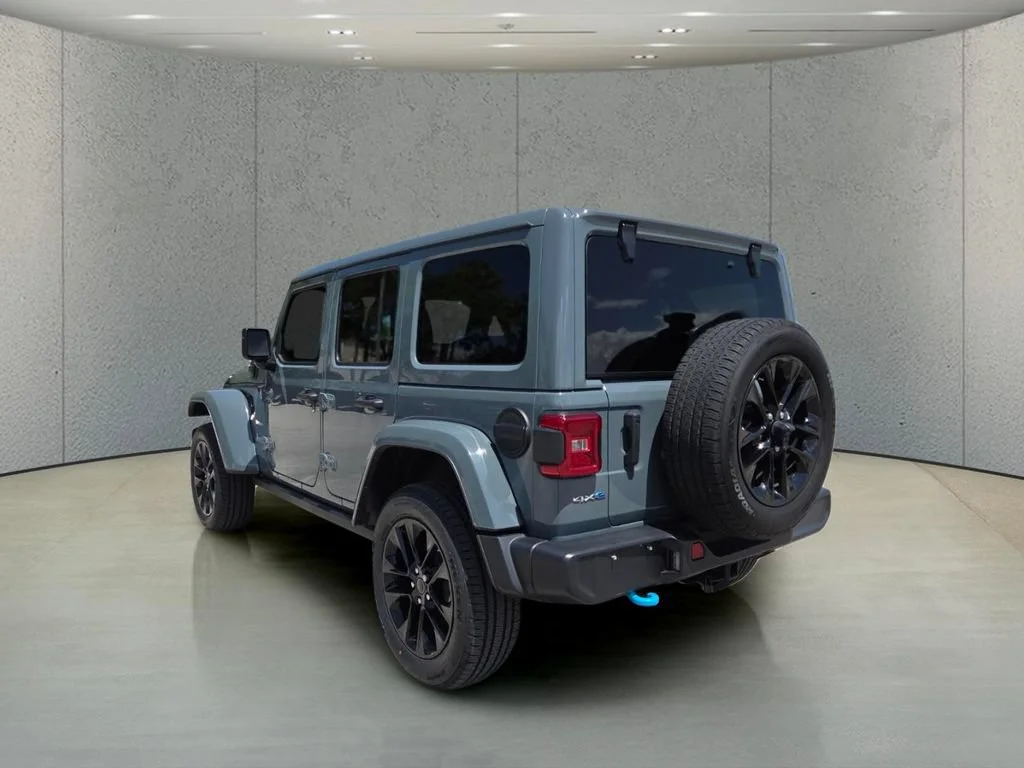 Used 2024 Anvil Clear Coat Jeep Sahara image 7