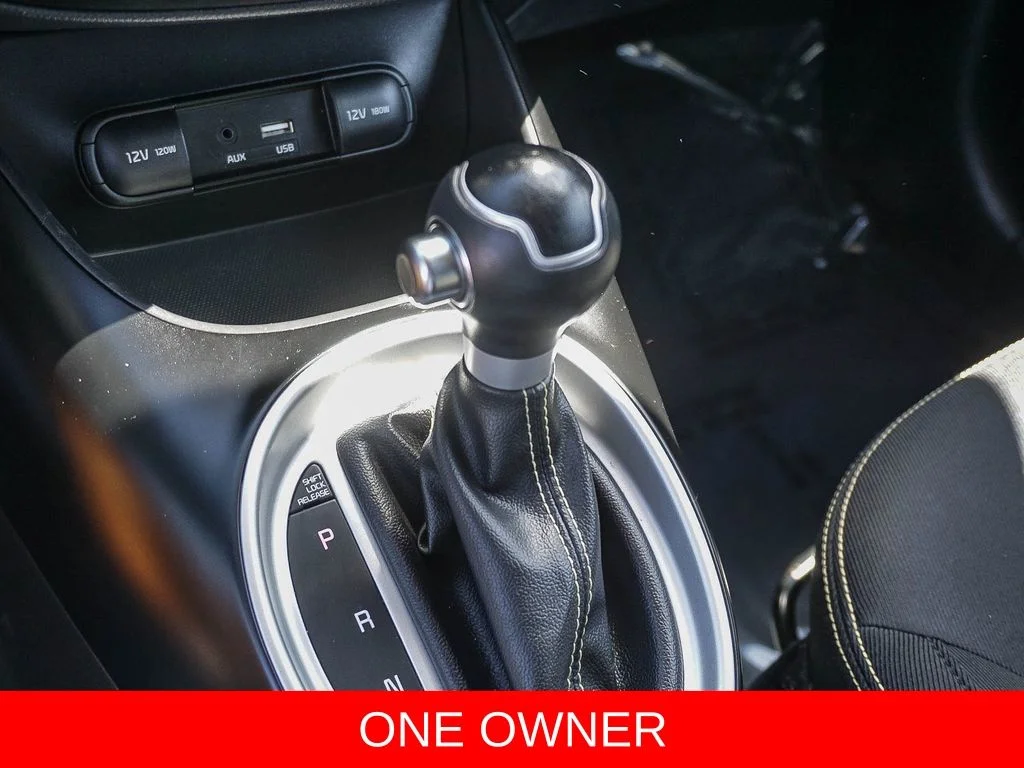 Used 2016 White Kia Plus image 22