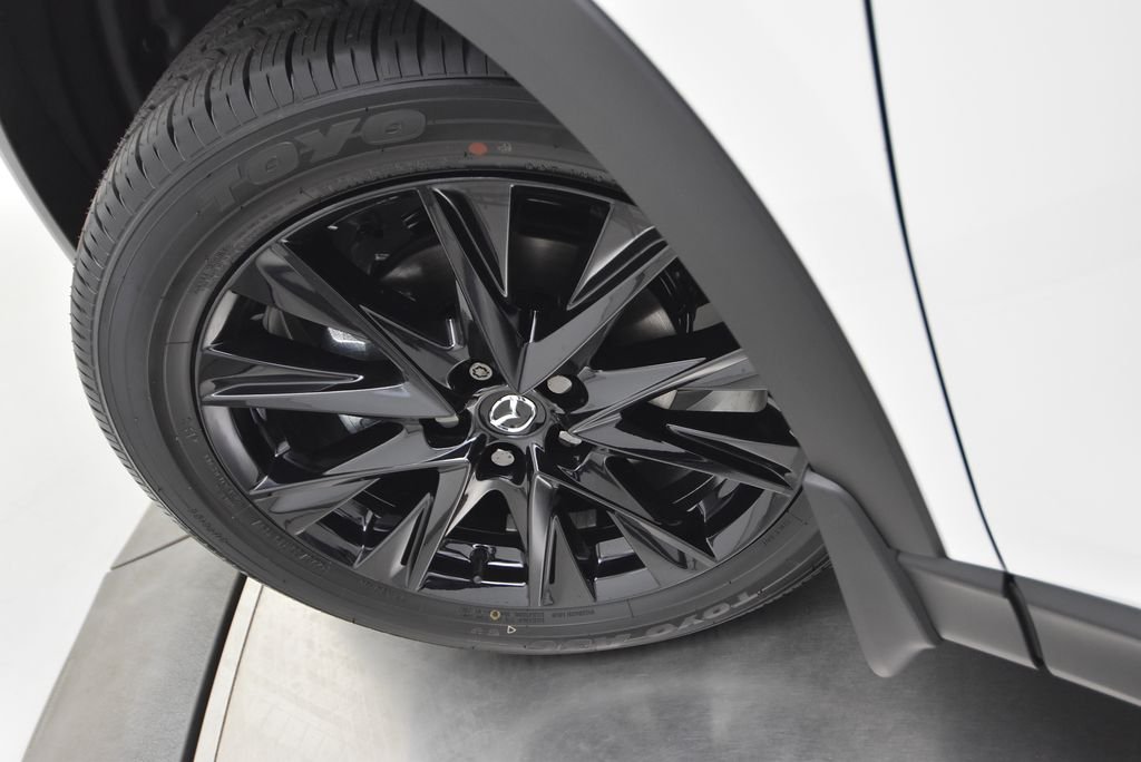 Certified Used 2025 White Metallic Mazda 2.5 S Carbon Edition image 32
