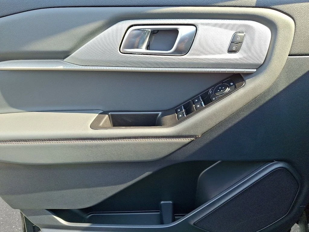 New 2026 Agate Black Metallic Ford Active image 7
