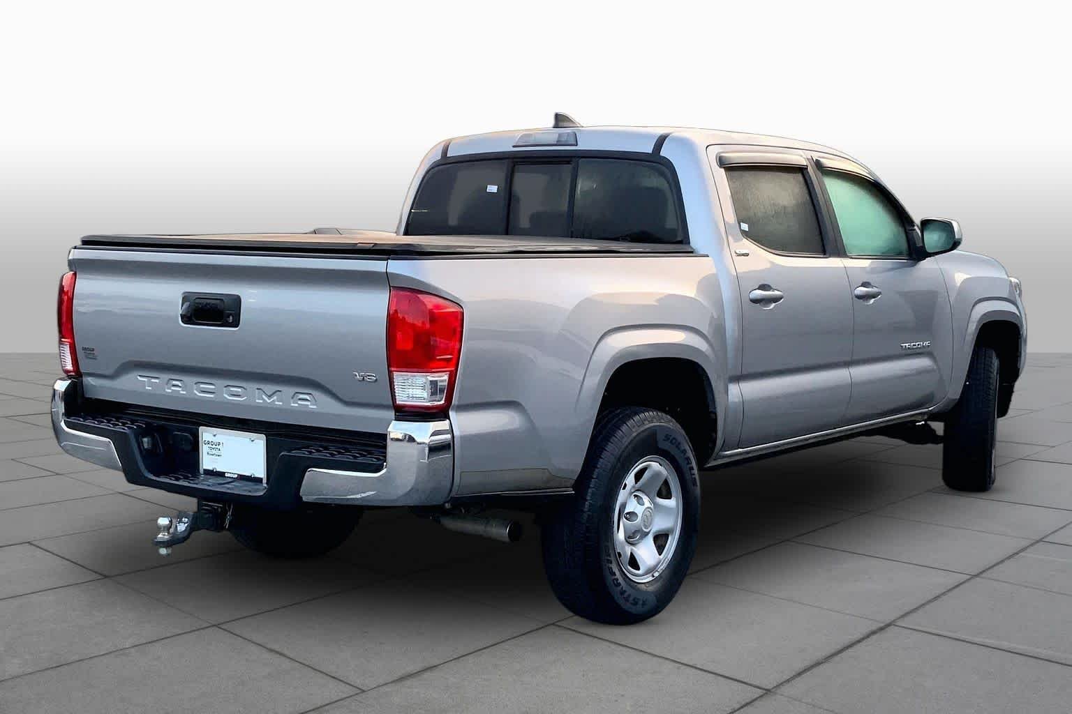 Used 2016 Silver Sky Metallic Toyota SR5 image 12
