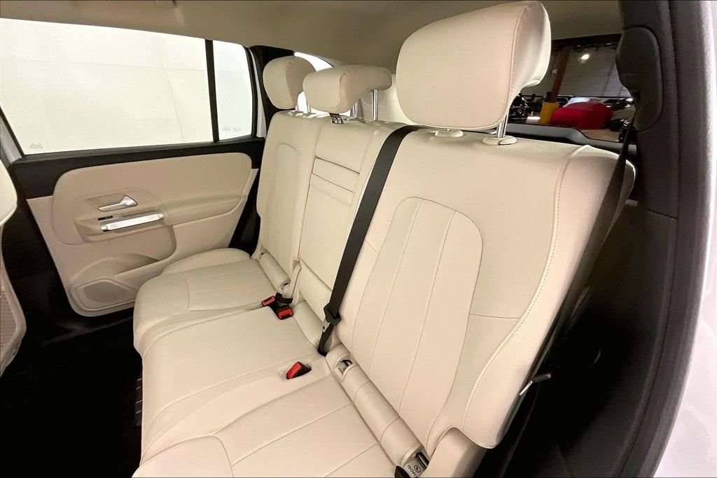 New 2026 Polar White Mercedes-Benz GLB 250 image 10
